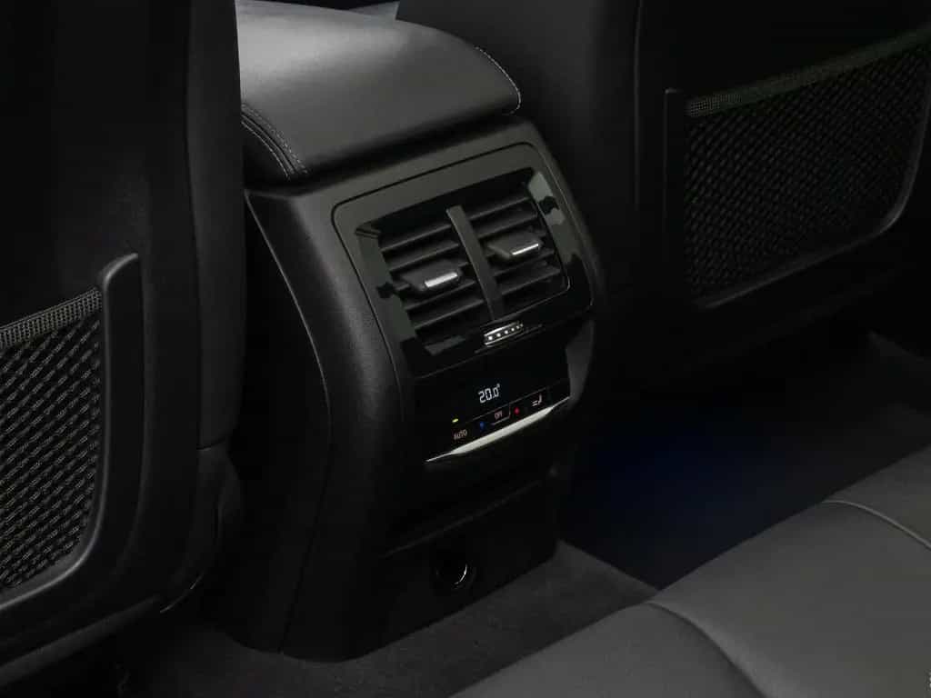 BMW X3 xD30i Luxury Line AHK Panorama HUD DAB 21Zoll 04/2019-photo-27