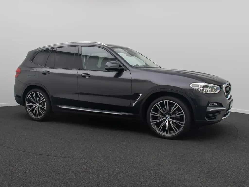 BMW X3 xD30i Luxury Line AHK Panorama HUD DAB 21Zoll 04/2019-photo-2