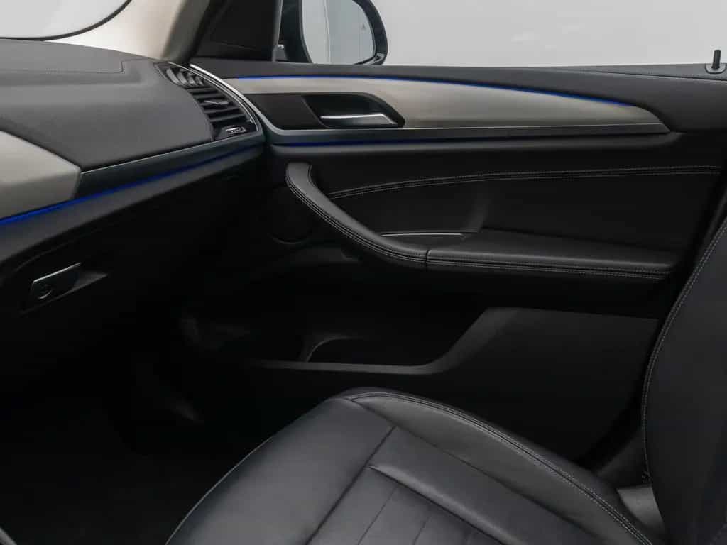 BMW X3 xD30i Luxury Line AHK Panorama HUD DAB 21Zoll 04/2019-photo-32