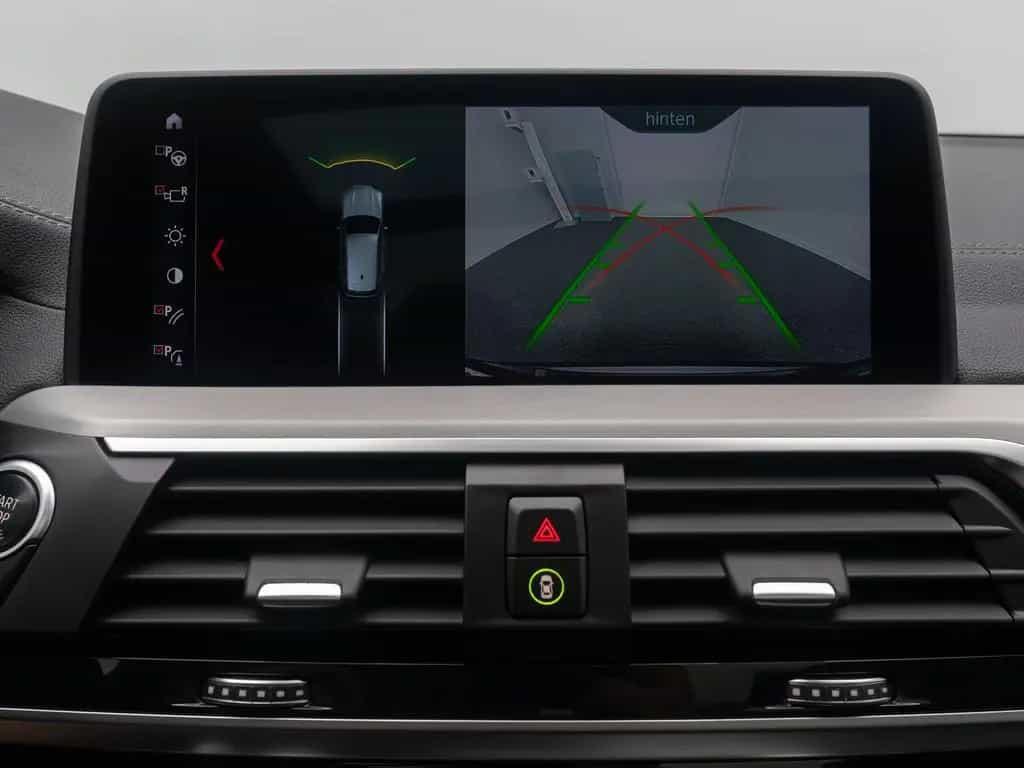 BMW X3 xD30i Luxury Line AHK Panorama HUD DAB 21Zoll 04/2019-photo-41
