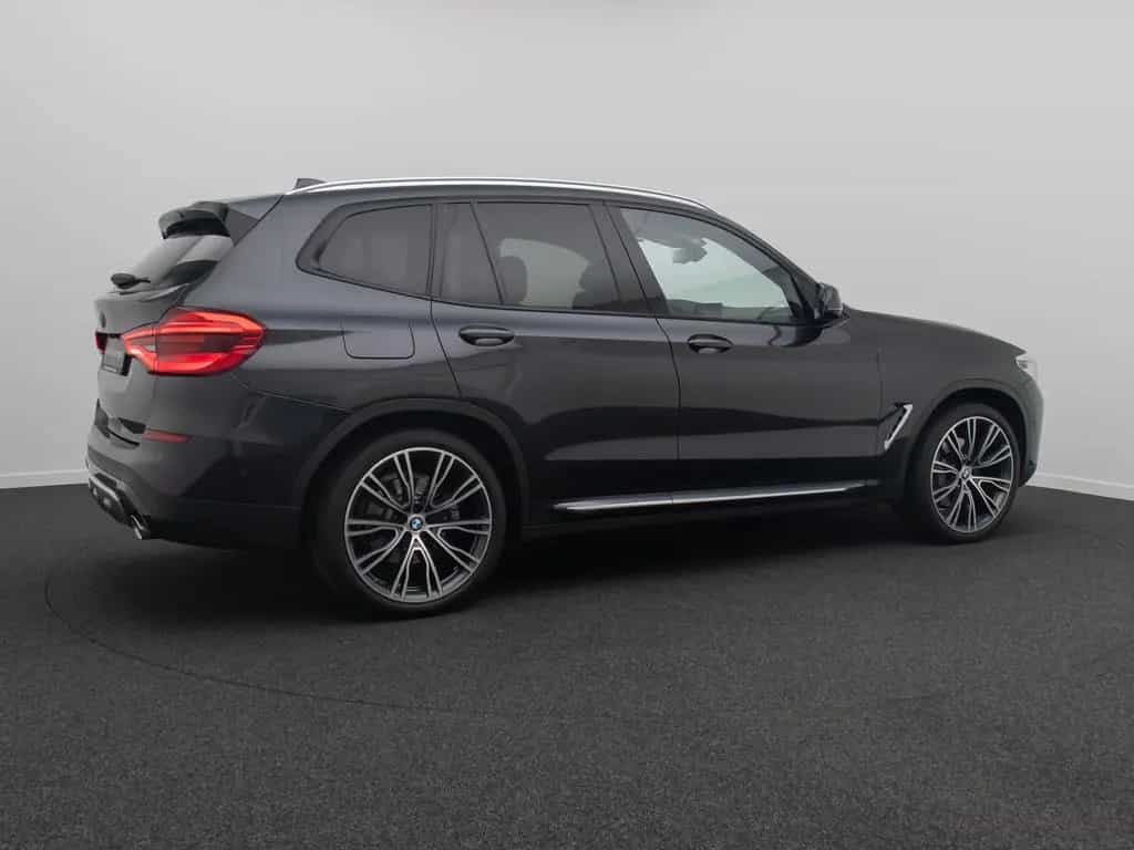 BMW X3 xD30i Luxury Line AHK Panorama HUD DAB 21Zoll 04/2019-photo-4