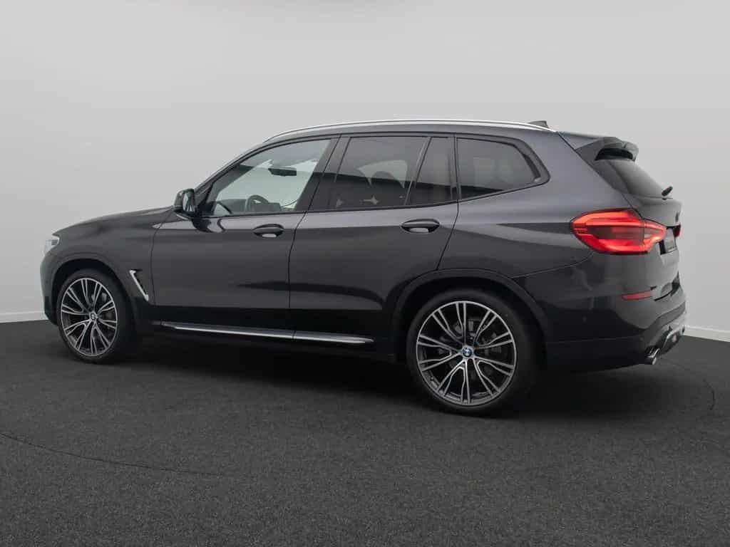 BMW X3 xD30i Luxury Line AHK Panorama HUD DAB 21Zoll 04/2019-photo-8