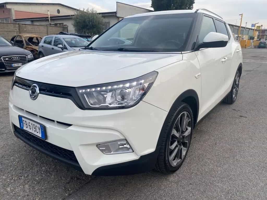 Ssangyong Tivoli 1.6d 2WD Go 10/2015-photo-0
