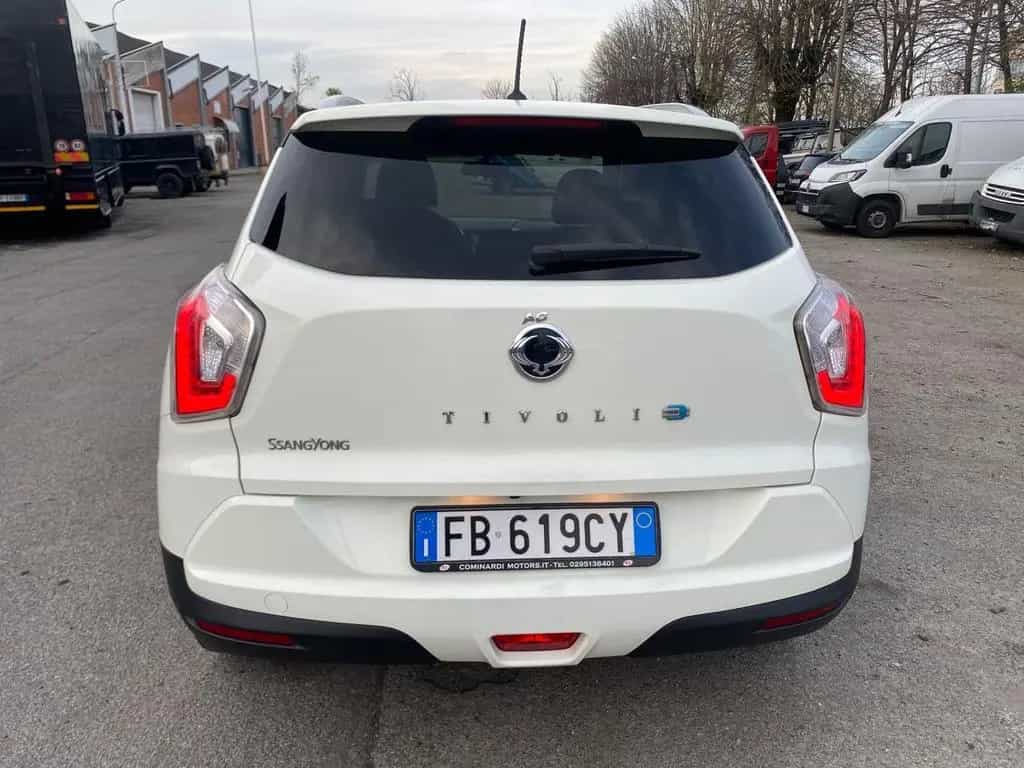 Ssangyong Tivoli 1.6d 2WD Go 10/2015-photo-13