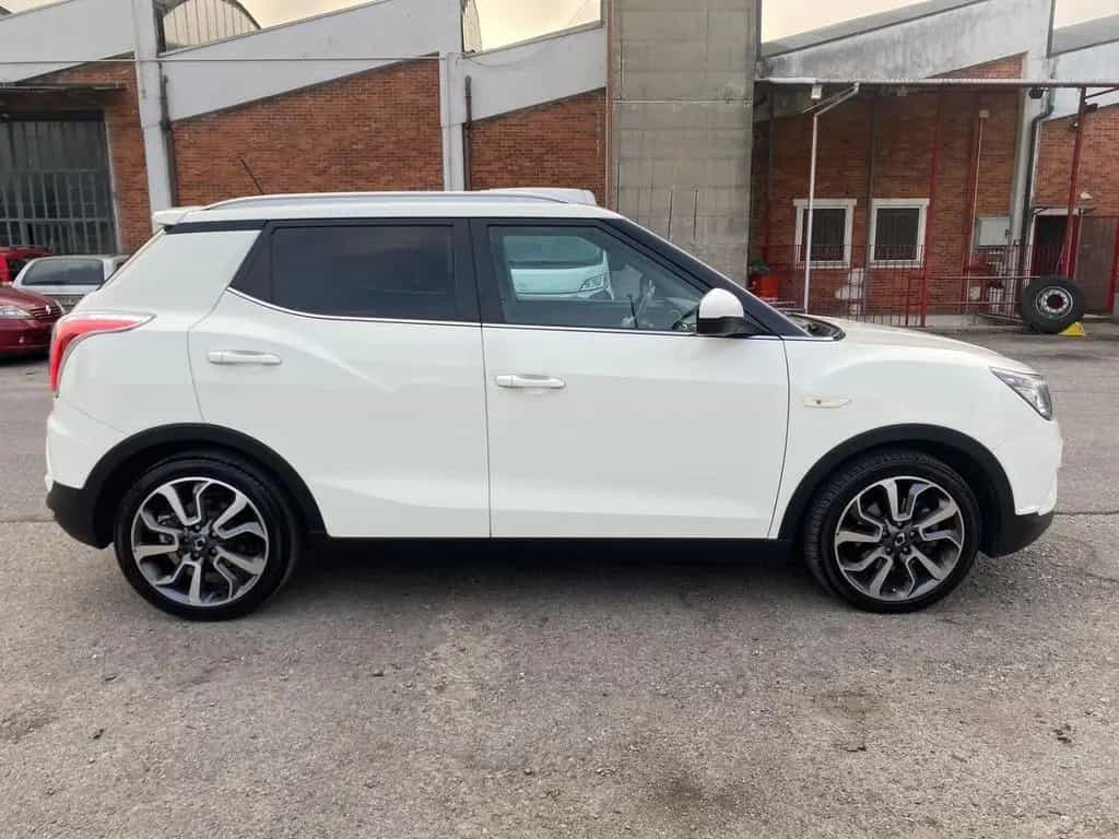 Ssangyong Tivoli 1.6d 2WD Go 10/2015-photo-14