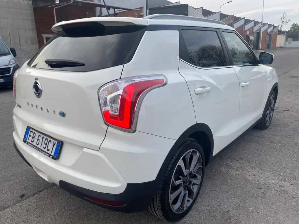 Ssangyong Tivoli 1.6d 2WD Go 10/2015-photo-2