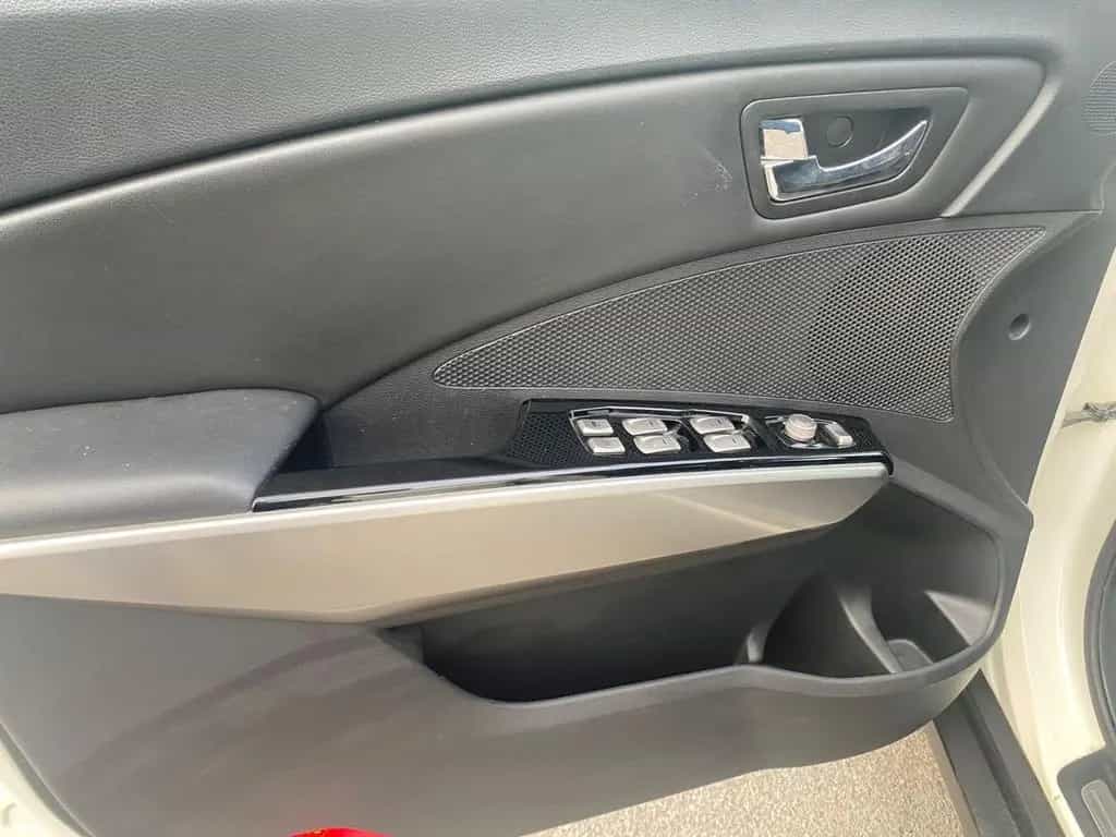 Ssangyong Tivoli 1.6d 2WD Go 10/2015-photo-7