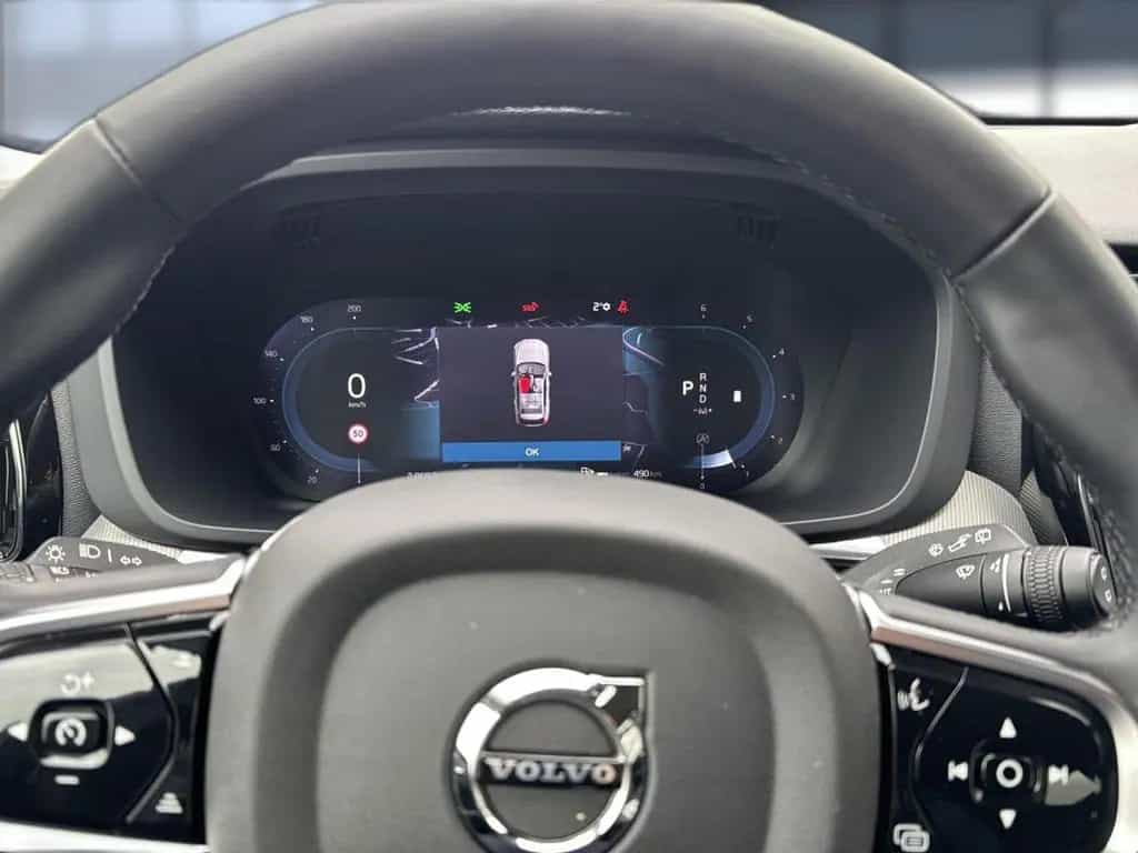 Volvo XC 60 Plus Dark 2WD Bluetooth LED Klima 12/2023-photo-11