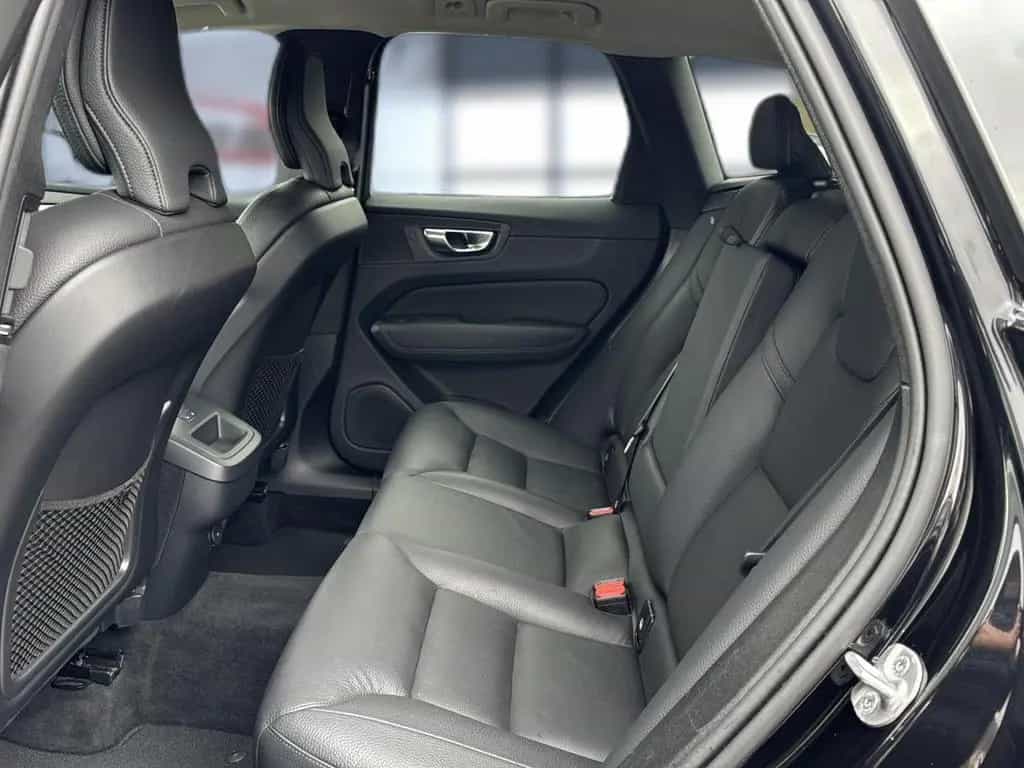 Volvo XC 60 Plus Dark 2WD Bluetooth LED Klima 12/2023-photo-15