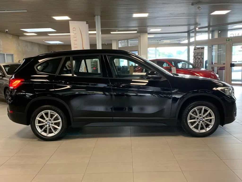 BMW X1 sDrive 18 i Automatik Komfort Kamera 01/2020-photo-1