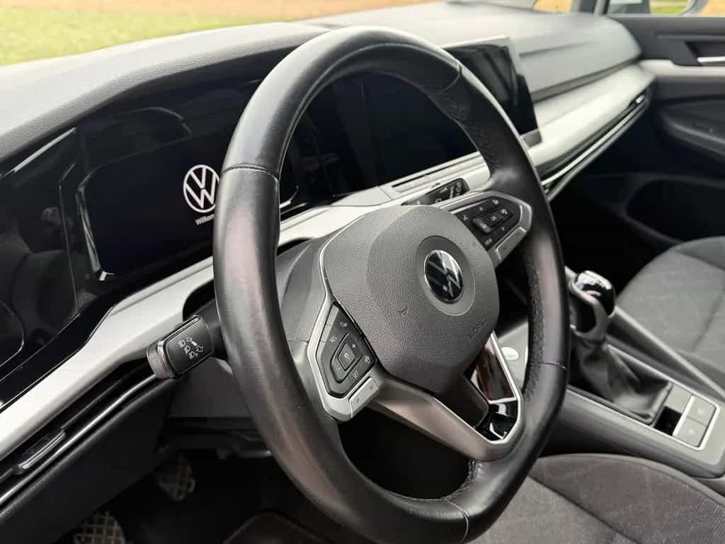 Volkswagen VW Golf VIII 1.0 TSI Life Led Navi PDC 05/2021-photo-7