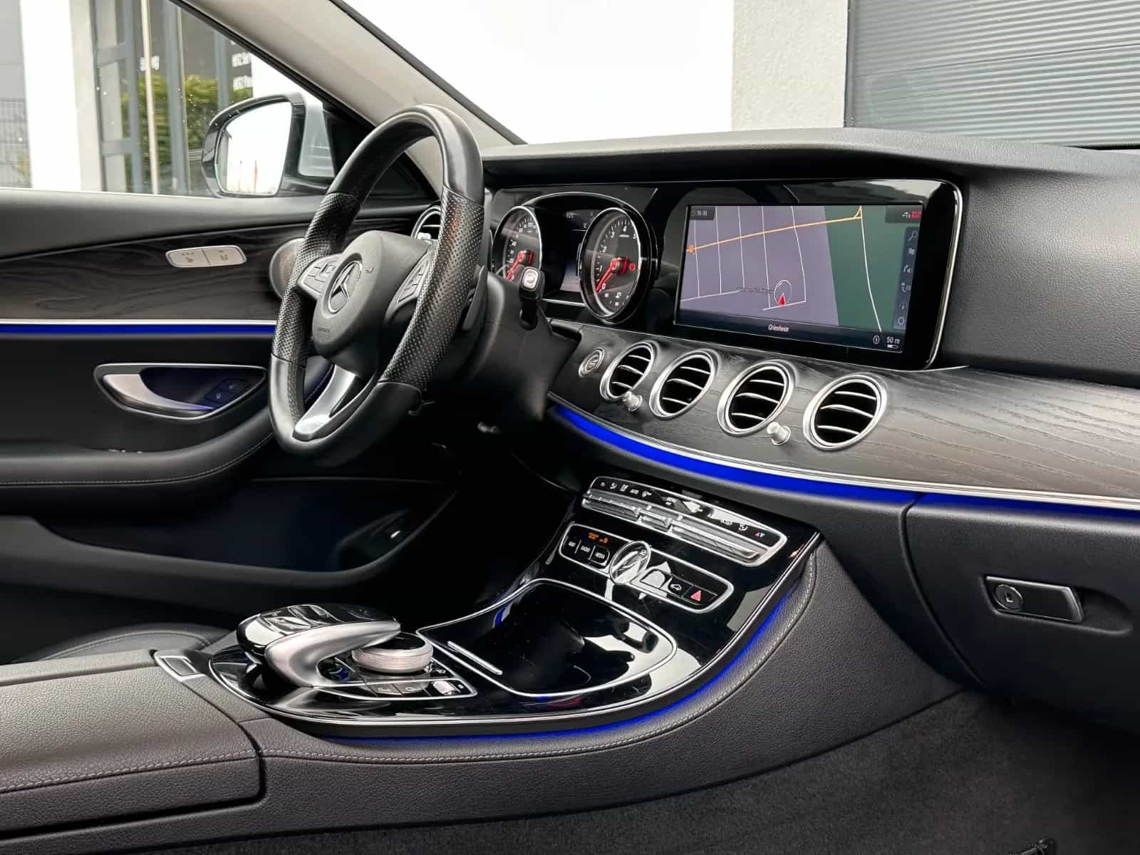 Mercedes-Benz E-Class 250 04/2018-photo-13