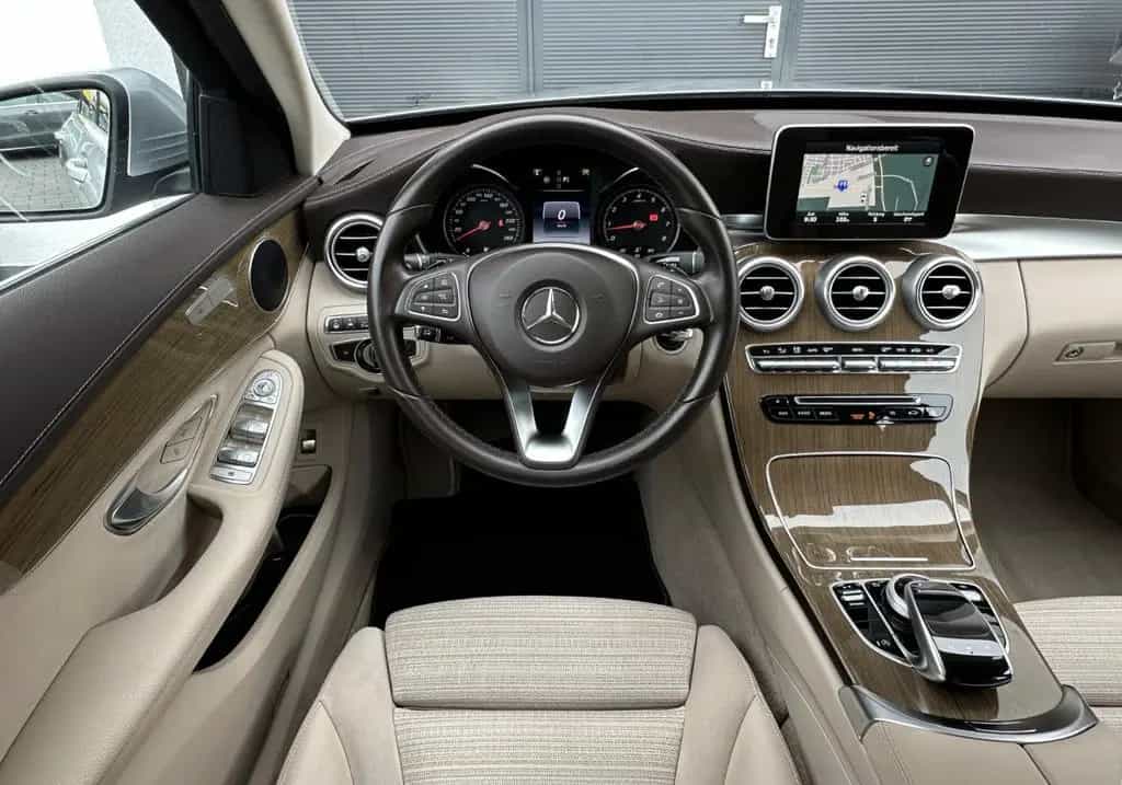 Mercedes-Benz C 300 T*7G*AMG-LINE*2H*NAVI*Distr+*KAMERA*AHK* 12/2016-photo-11