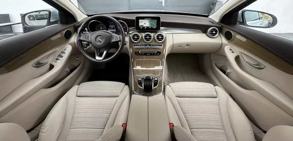 Mercedes-Benz C 300 T*7G*AMG-LINE*2H*NAVI*Distr+*KAMERA*AHK* 12/2016-photo-2