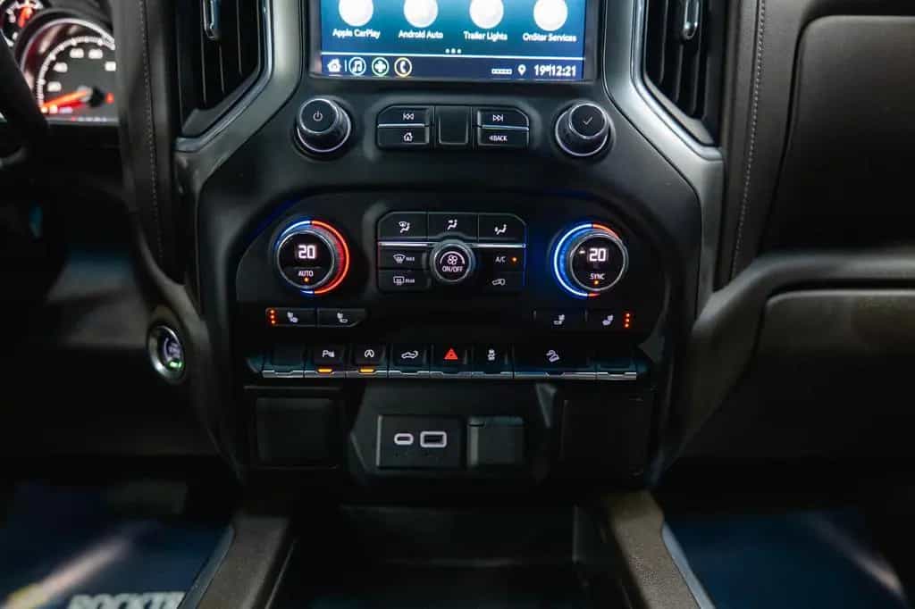 Chevrolet Silverado 5.3L V8 4x4 RST Limited ZZ1 NightPaket 07/2022-photo-29