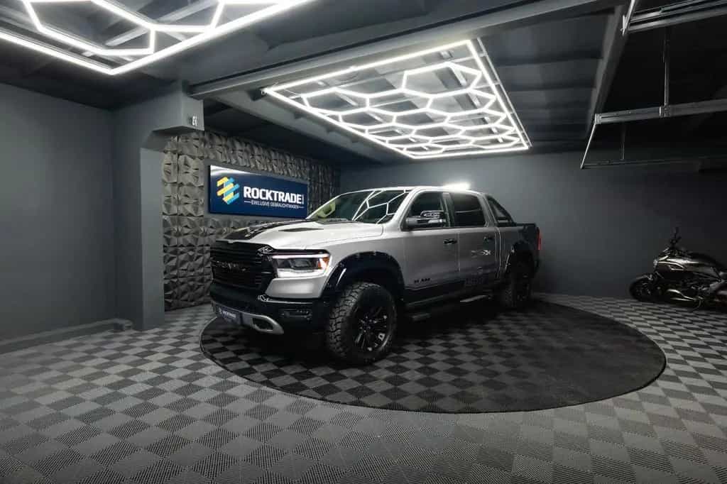 Dodge RAM 5.7 V8 HEMI 4x4 NIGHT-Edition LARAMIE *LED* 07/2019-photo-1