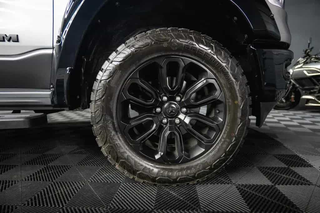 Dodge RAM 5.7 V8 HEMI 4x4 NIGHT-Edition LARAMIE *LED* 07/2019-photo-10