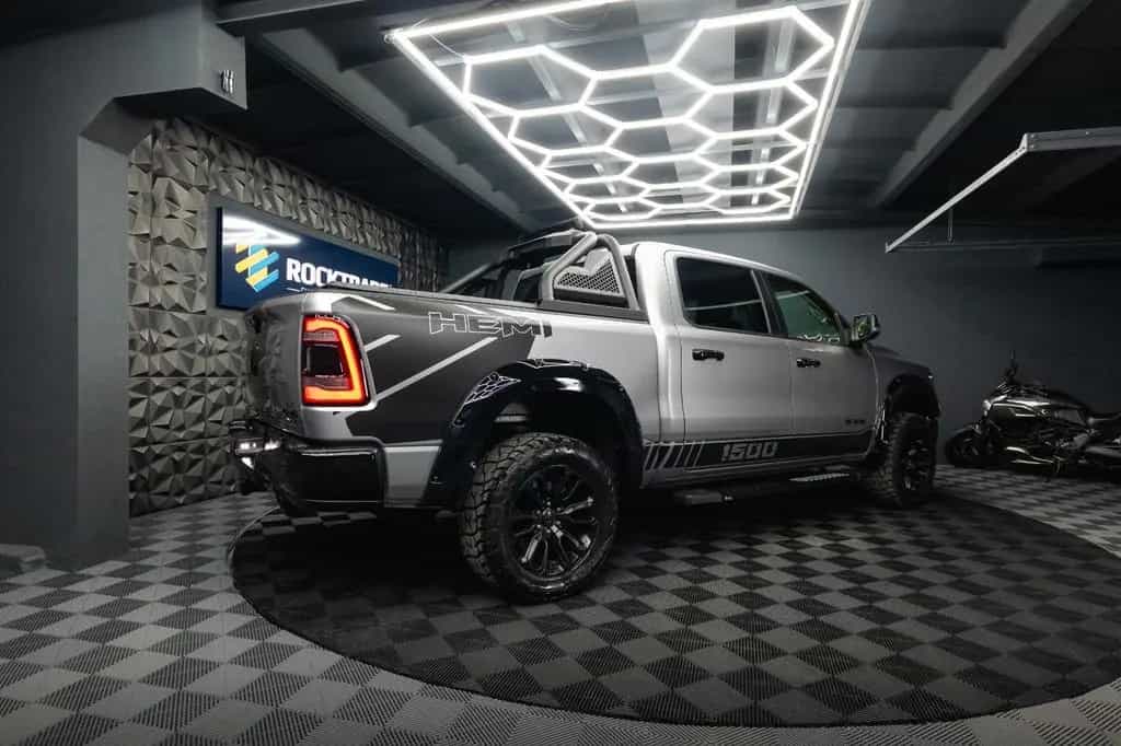 Dodge RAM 5.7 V8 HEMI 4x4 NIGHT-Edition LARAMIE *LED* 07/2019-photo-11