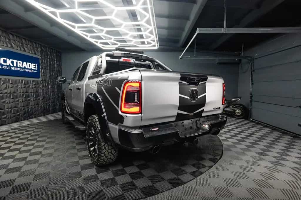 Dodge RAM 5.7 V8 HEMI 4x4 NIGHT-Edition LARAMIE *LED* 07/2019-photo-14