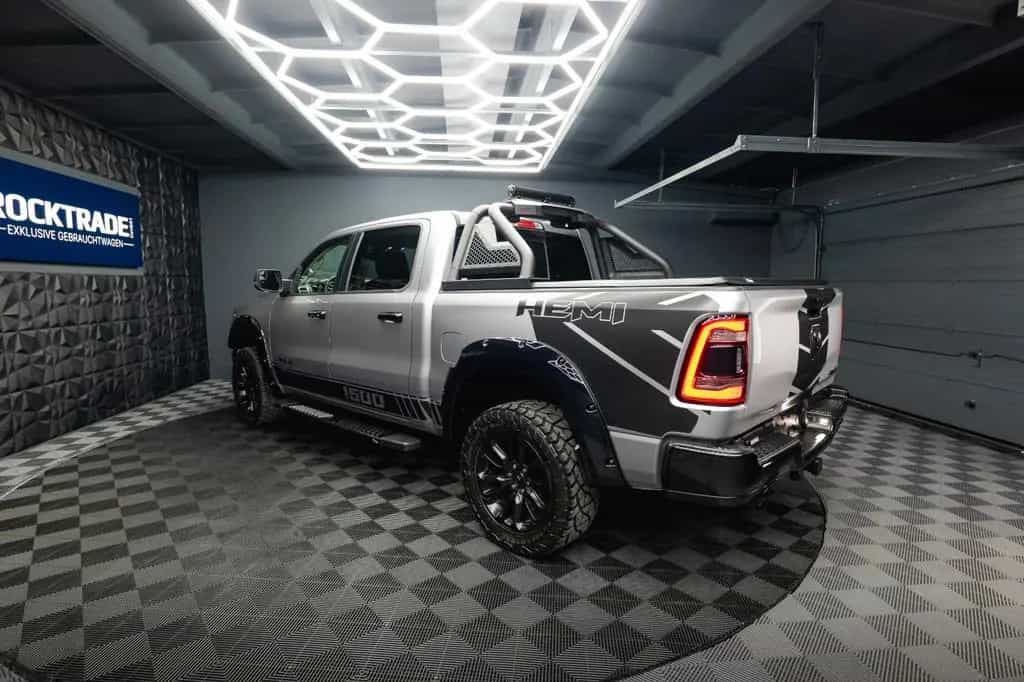 Dodge RAM 5.7 V8 HEMI 4x4 NIGHT-Edition LARAMIE *LED* 07/2019-photo-15