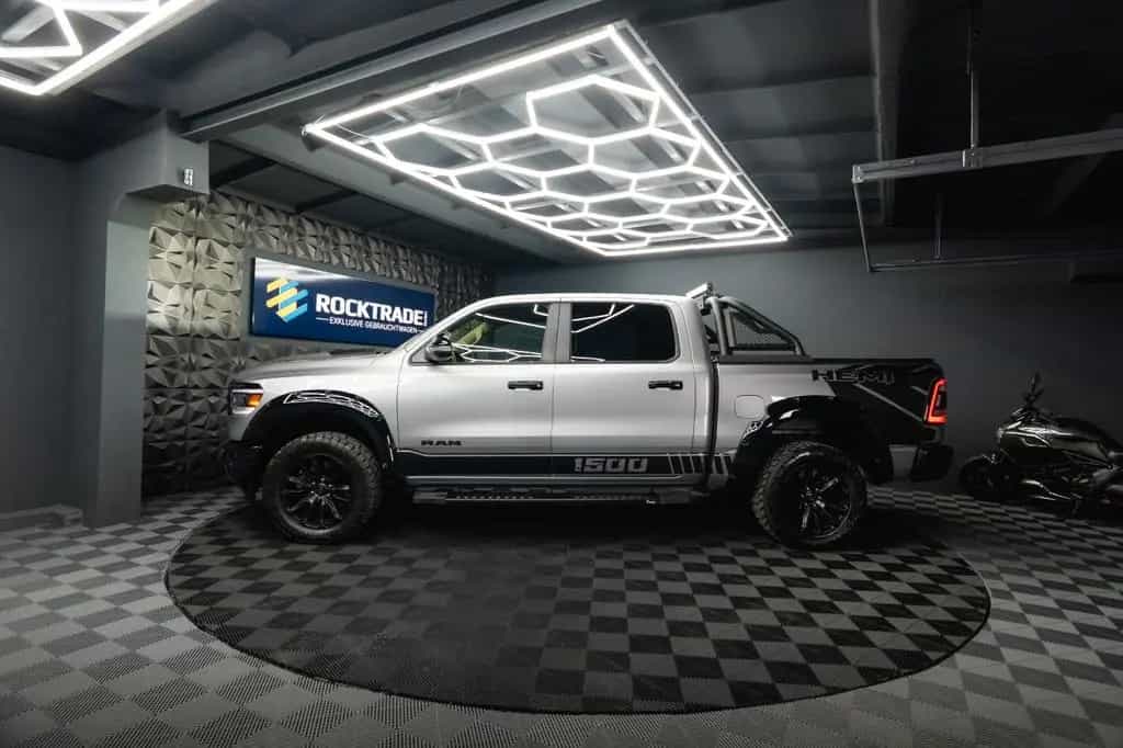 Dodge RAM 5.7 V8 HEMI 4x4 NIGHT-Edition LARAMIE *LED* 07/2019-photo-16