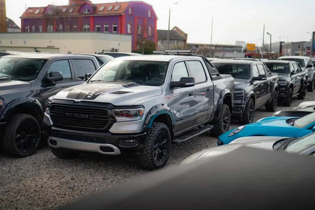 Dodge RAM 5.7 V8 HEMI 4x4 NIGHT-Edition LARAMIE *LED* 07/2019-photo-17