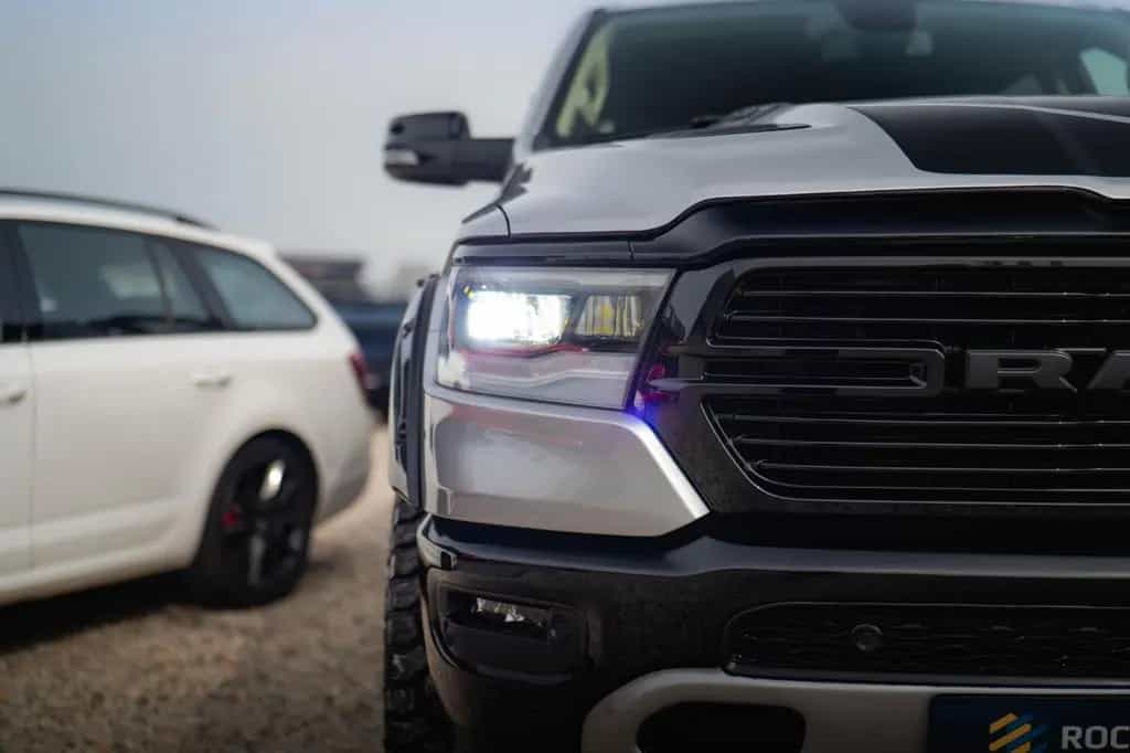 Dodge RAM 5.7 V8 HEMI 4x4 NIGHT-Edition LARAMIE *LED* 07/2019-photo-19