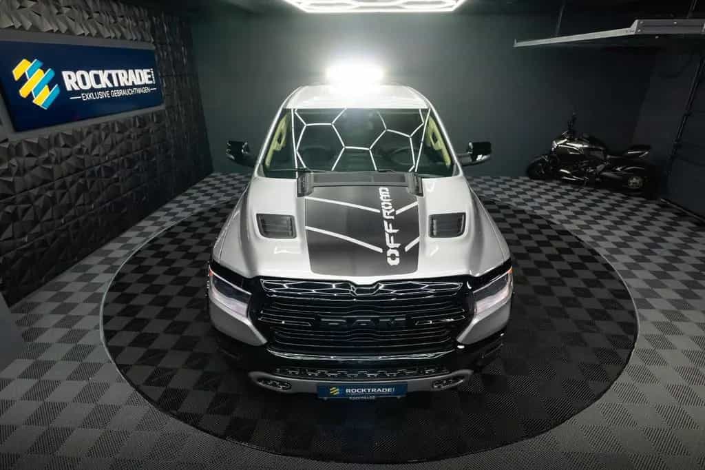 Dodge RAM 5.7 V8 HEMI 4x4 NIGHT-Edition LARAMIE *LED* 07/2019-photo-2
