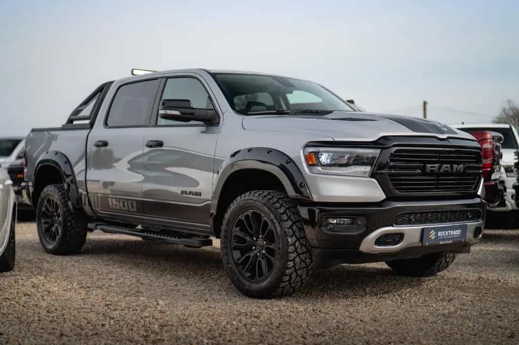 Dodge RAM 5.7 V8 HEMI 4x4 NIGHT-Edition LARAMIE *LED* 07/2019-photo-20