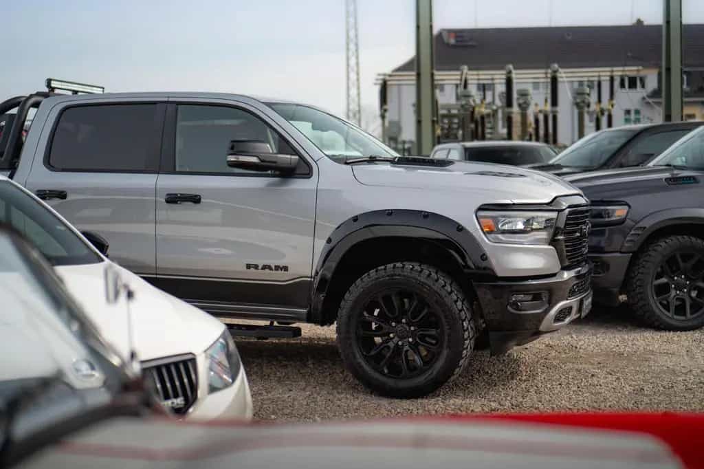 Dodge RAM 5.7 V8 HEMI 4x4 NIGHT-Edition LARAMIE *LED* 07/2019-photo-21