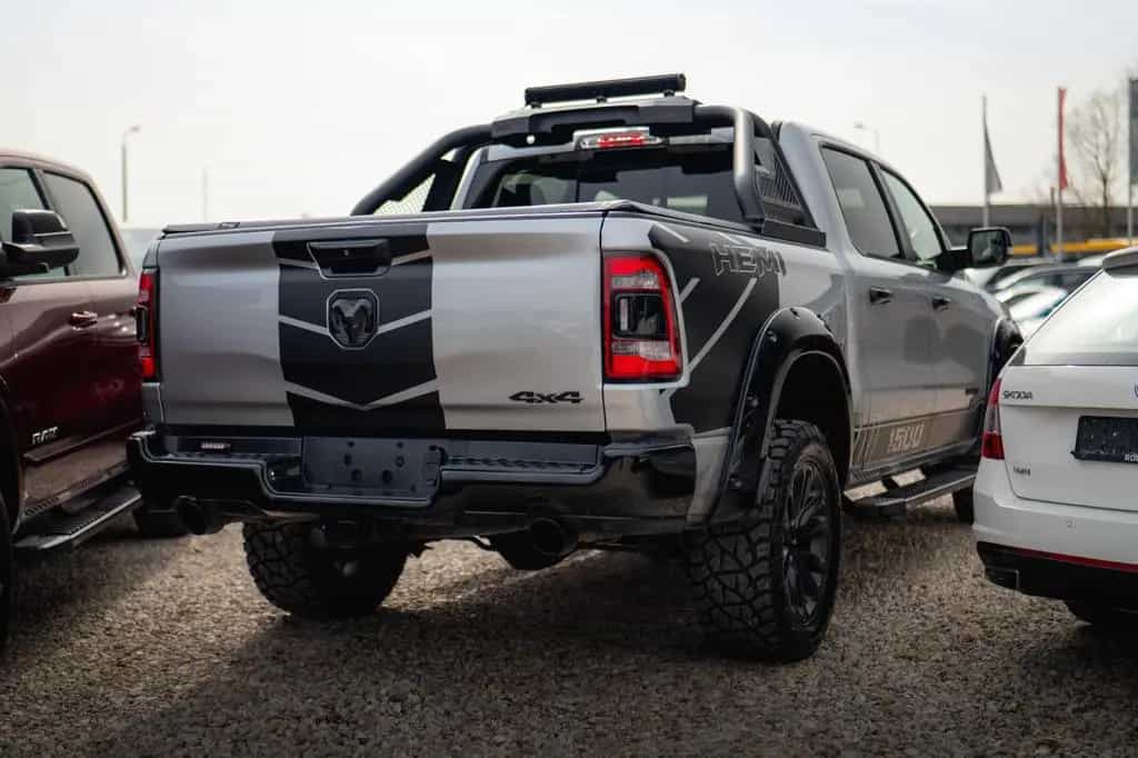 Dodge RAM 5.7 V8 HEMI 4x4 NIGHT-Edition LARAMIE *LED* 07/2019-photo-23