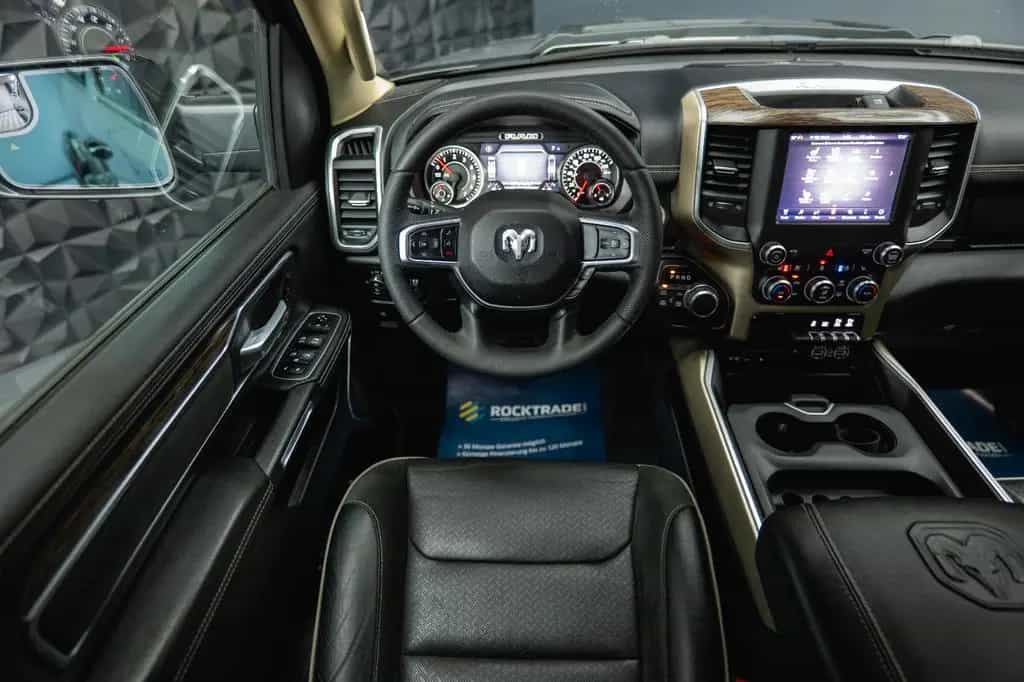 Dodge RAM 5.7 V8 HEMI 4x4 NIGHT-Edition LARAMIE *LED* 07/2019-photo-27