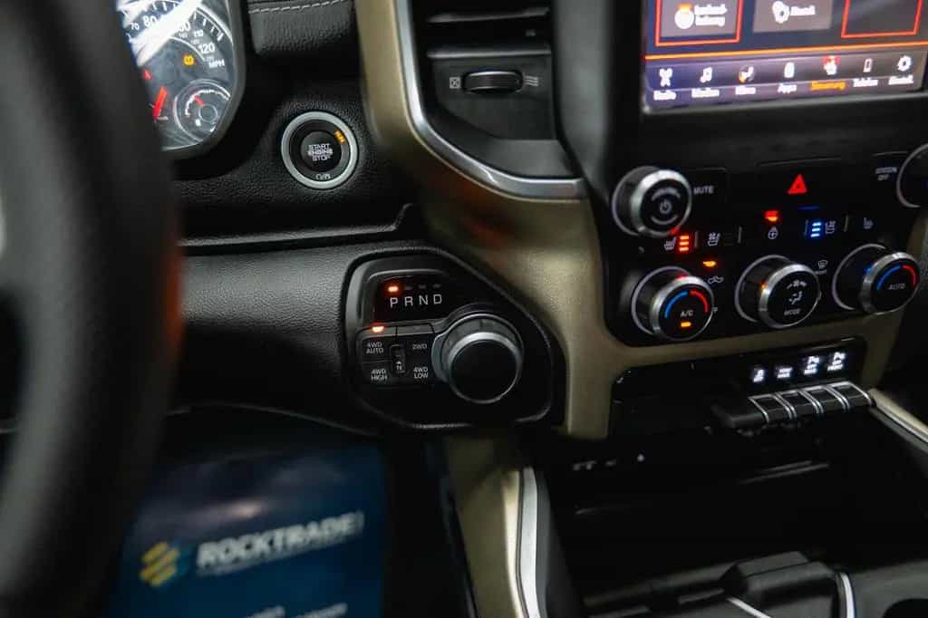Dodge RAM 5.7 V8 HEMI 4x4 NIGHT-Edition LARAMIE *LED* 07/2019-photo-28