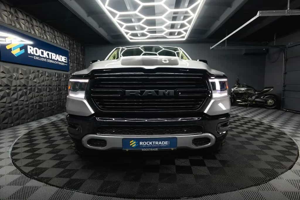 Dodge RAM 5.7 V8 HEMI 4x4 NIGHT-Edition LARAMIE *LED* 07/2019-photo-3