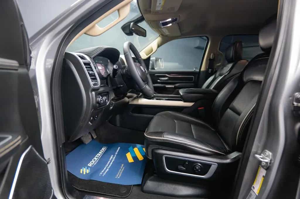 Dodge RAM 5.7 V8 HEMI 4x4 NIGHT-Edition LARAMIE *LED* 07/2019-photo-39