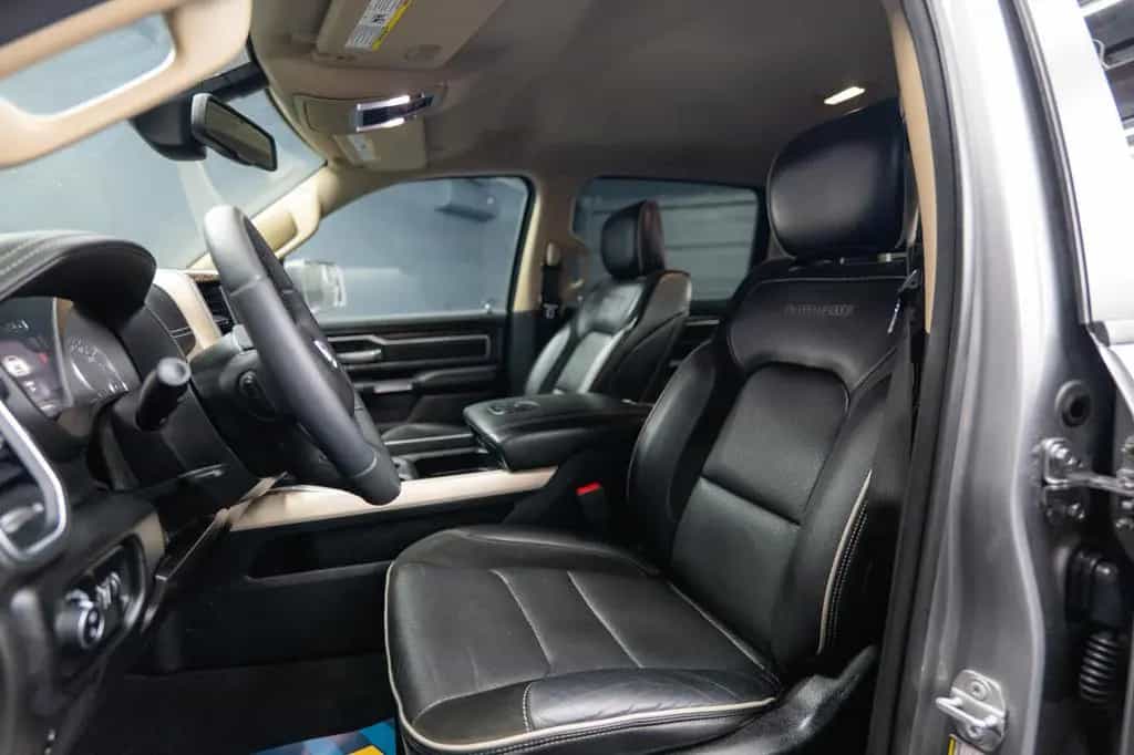 Dodge RAM 5.7 V8 HEMI 4x4 NIGHT-Edition LARAMIE *LED* 07/2019-photo-40