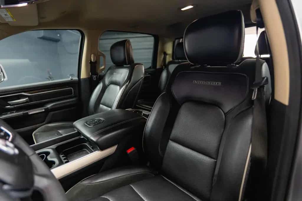 Dodge RAM 5.7 V8 HEMI 4x4 NIGHT-Edition LARAMIE *LED* 07/2019-photo-41