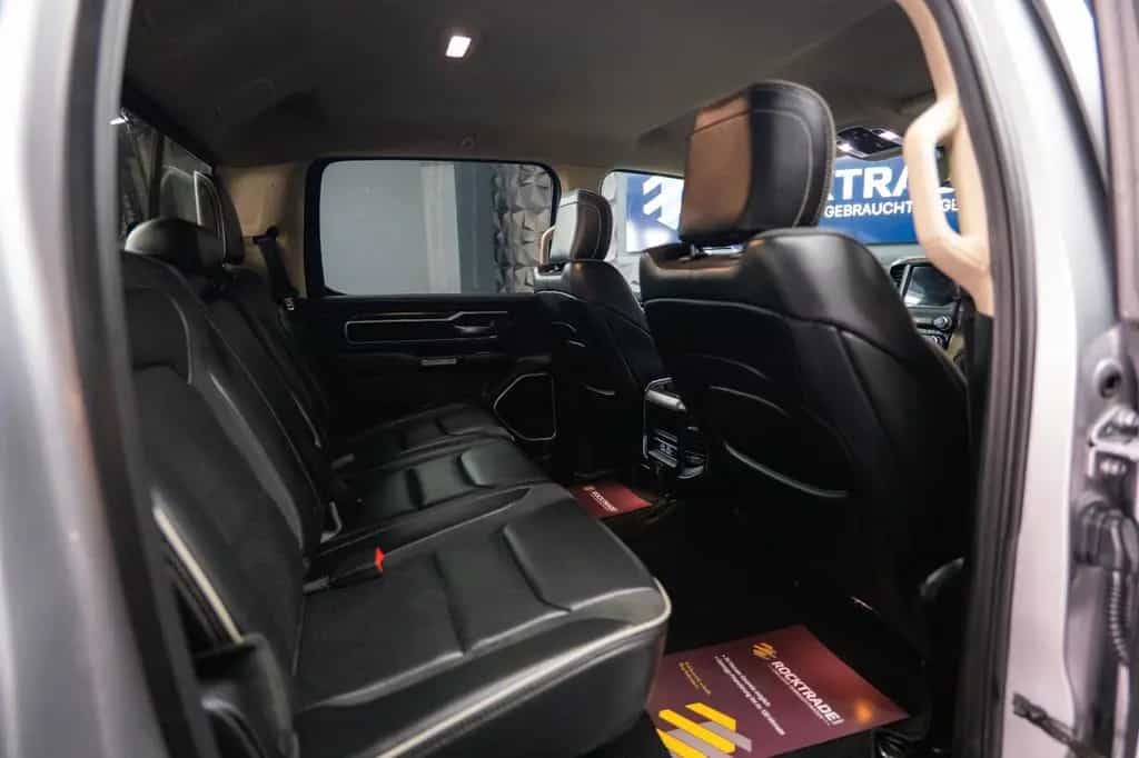 Dodge RAM 5.7 V8 HEMI 4x4 NIGHT-Edition LARAMIE *LED* 07/2019-photo-44