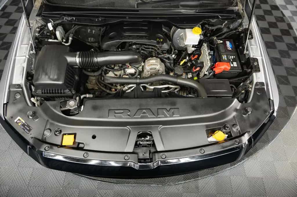 Dodge RAM 5.7 V8 HEMI 4x4 NIGHT-Edition LARAMIE *LED* 07/2019-photo-49