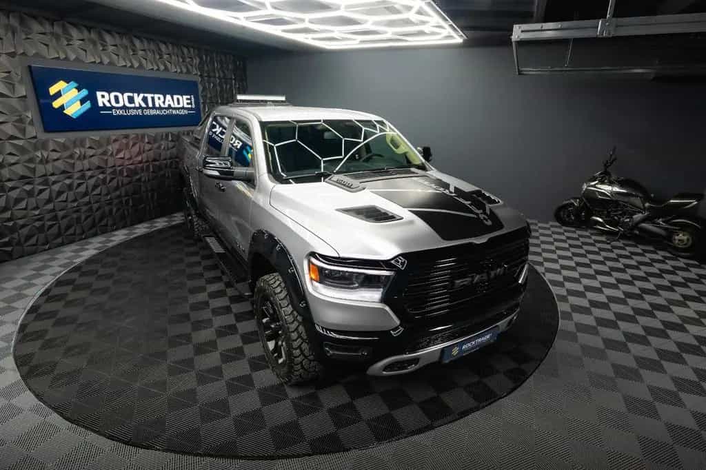 Dodge RAM 5.7 V8 HEMI 4x4 NIGHT-Edition LARAMIE *LED* 07/2019-photo-5