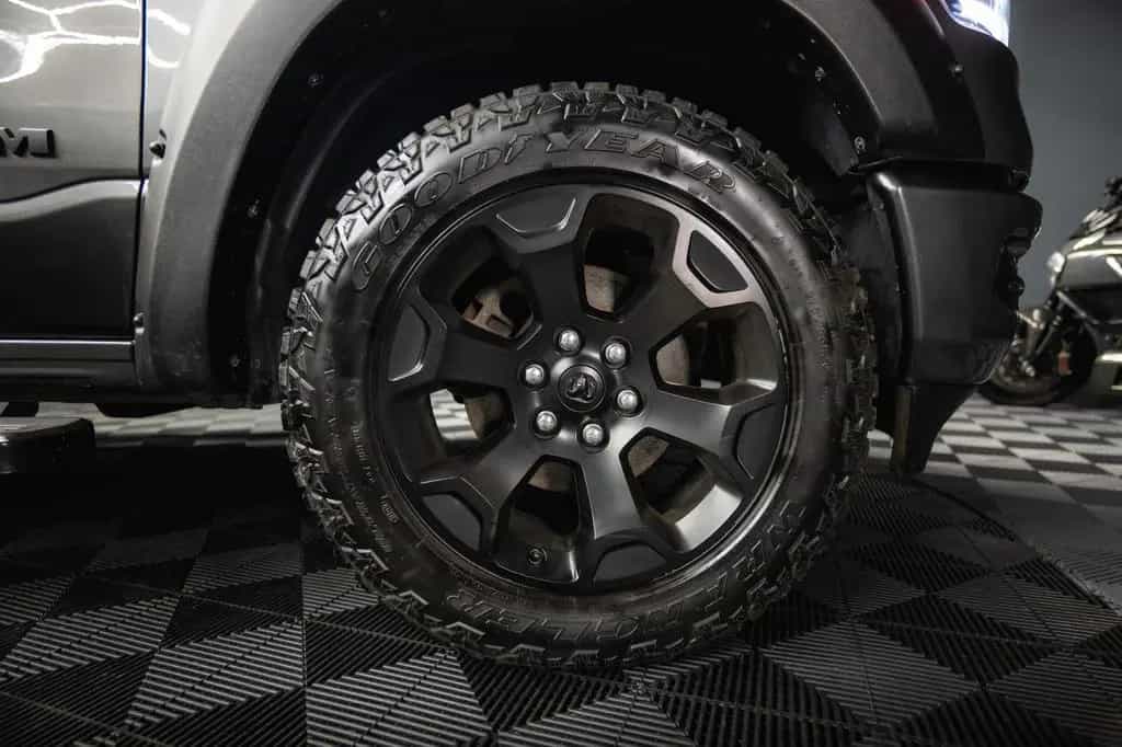 Dodge RAM 5.7 V8 HEMI 4x4 OFFROAD NIGHT-Edition LED 07/2021-photo-11