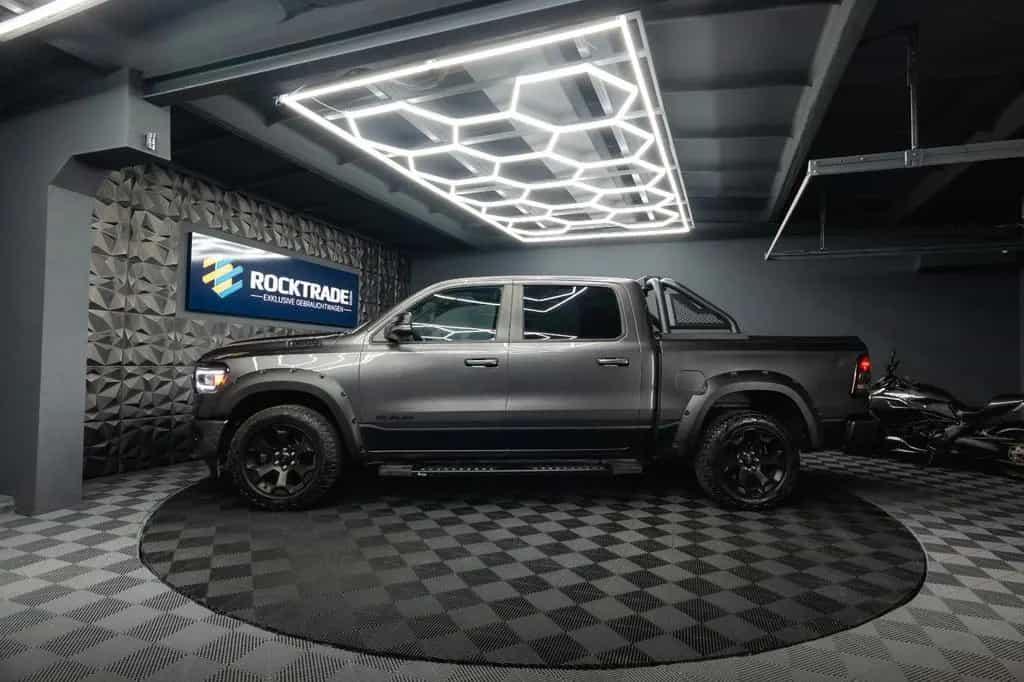 Dodge RAM 5.7 V8 HEMI 4x4 OFFROAD NIGHT-Edition LED 07/2021-photo-17