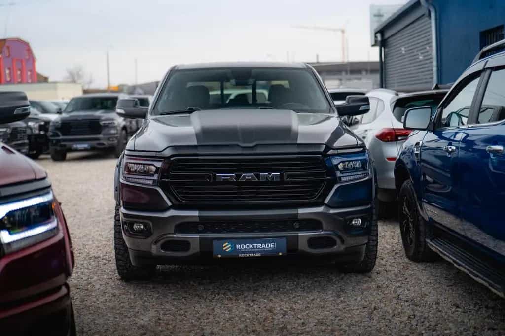 Dodge RAM 5.7 V8 HEMI 4x4 OFFROAD NIGHT-Edition LED 07/2021-photo-18