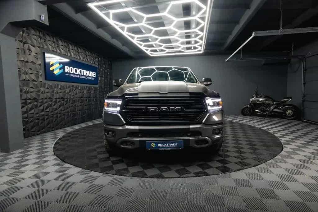 Dodge RAM 5.7 V8 HEMI 4x4 OFFROAD NIGHT-Edition LED 07/2021-photo-2