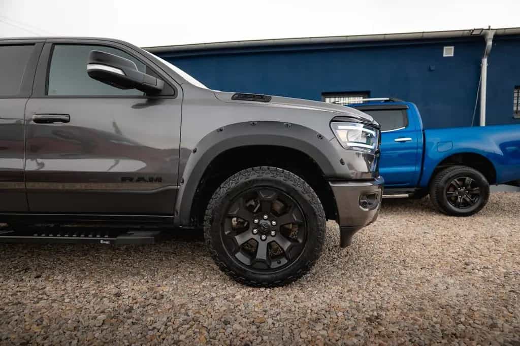 Dodge RAM 5.7 V8 HEMI 4x4 OFFROAD NIGHT-Edition LED 07/2021-photo-22