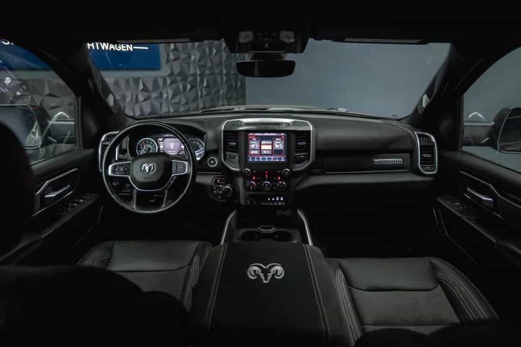 Dodge RAM 5.7 V8 HEMI 4x4 OFFROAD NIGHT-Edition LED 07/2021-photo-24