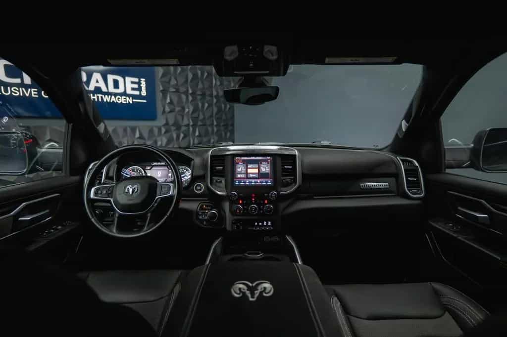 Dodge RAM 5.7 V8 HEMI 4x4 OFFROAD NIGHT-Edition LED 07/2021-photo-25