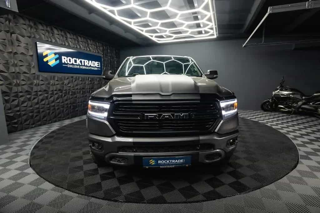 Dodge RAM 5.7 V8 HEMI 4x4 OFFROAD NIGHT-Edition LED 07/2021-photo-3