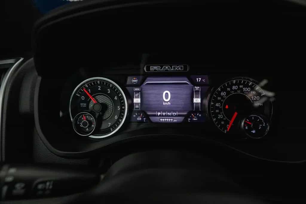 Dodge RAM 5.7 V8 HEMI 4x4 OFFROAD NIGHT-Edition LED 07/2021-photo-33