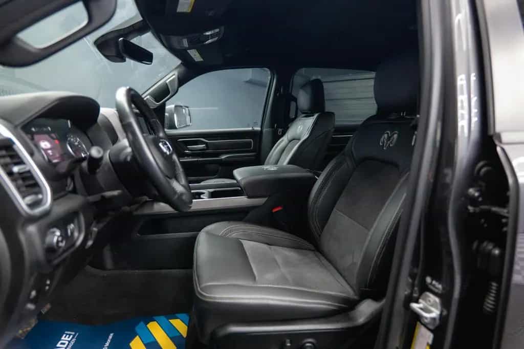 Dodge RAM 5.7 V8 HEMI 4x4 OFFROAD NIGHT-Edition LED 07/2021-photo-36